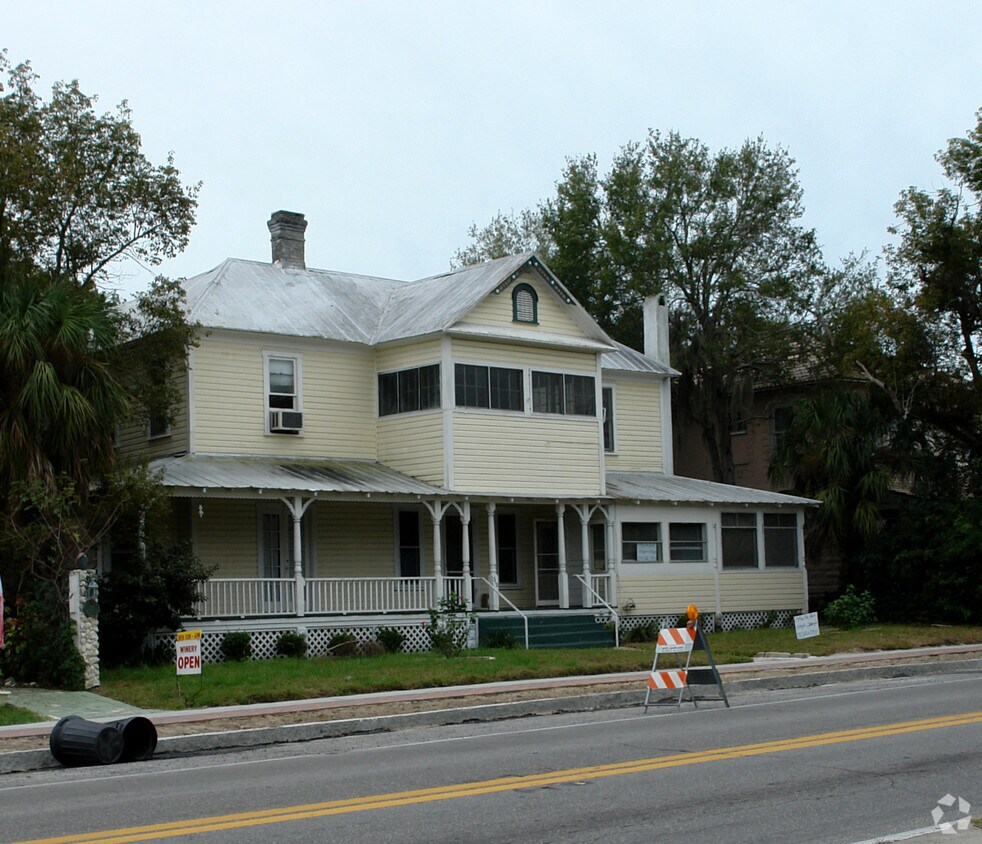 318 Tarpon Ave E, Tarpon Springs, FL 34689 Apartments in Tarpon
