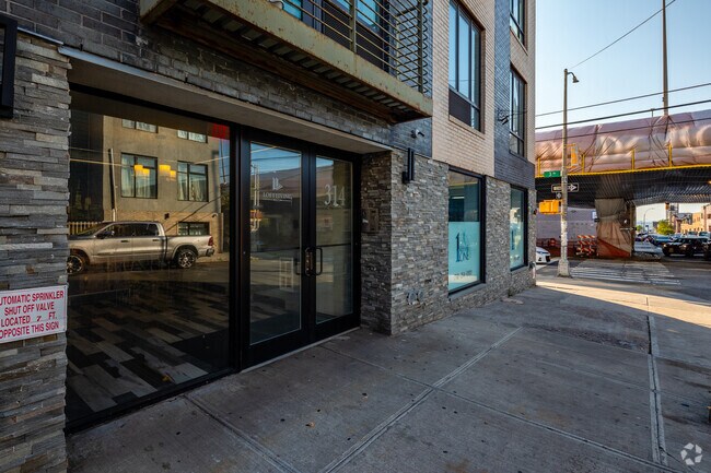 Entrada - 314 52nd St