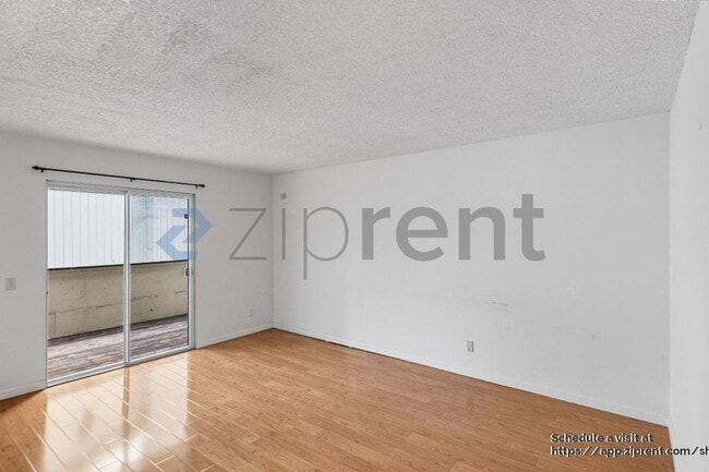Foto del edificio - 2547 Easton Ln