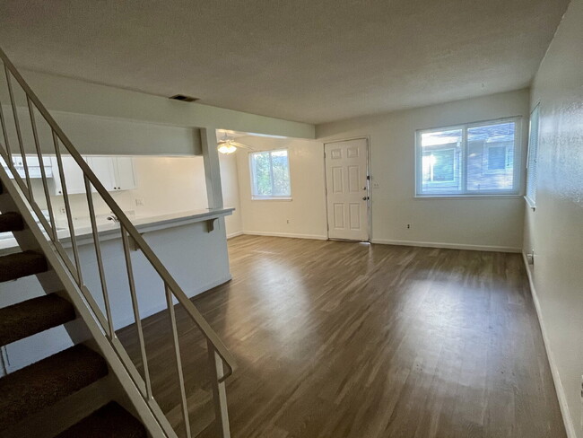 Building Photo - 24 Lassen Ln