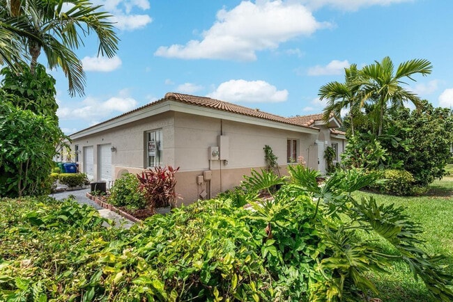 Foto del edificio - 1881 SW 116th Way