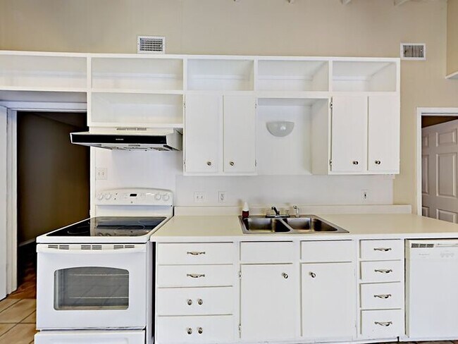 Building Photo - **1st month free with 18 month lease**