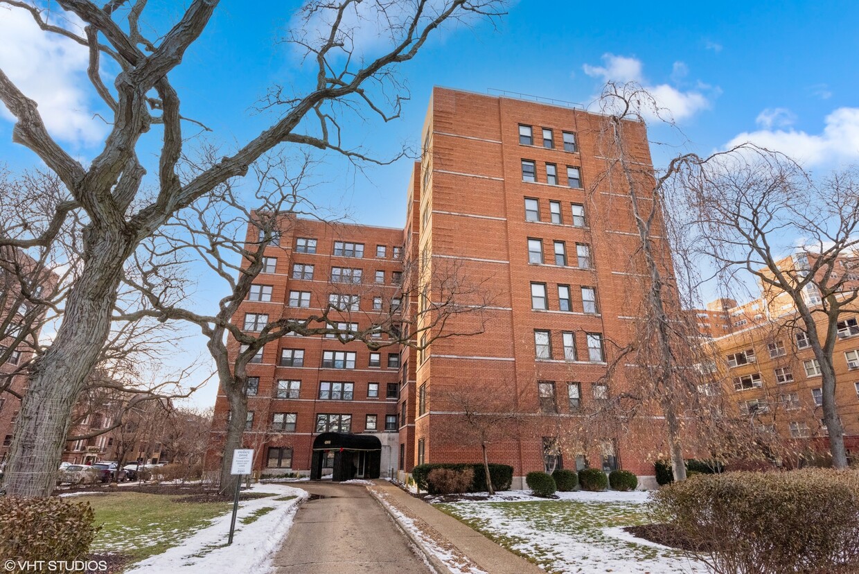 Foto principal - 4900 N Marine Dr