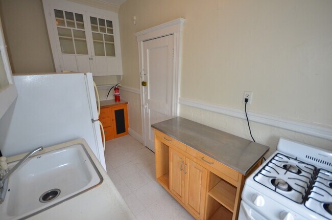 Building Photo - 9A Egremont Rd