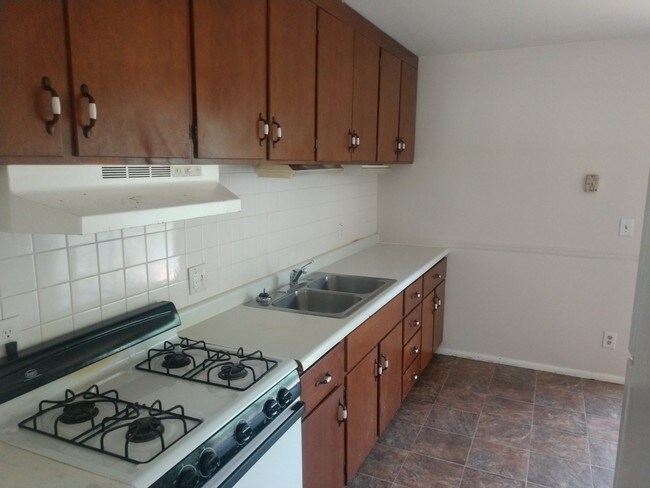 Building Photo - 607 Ridgewood Ct