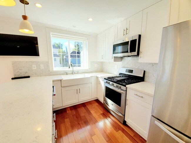 Building Photo - 1052 Hull Ln