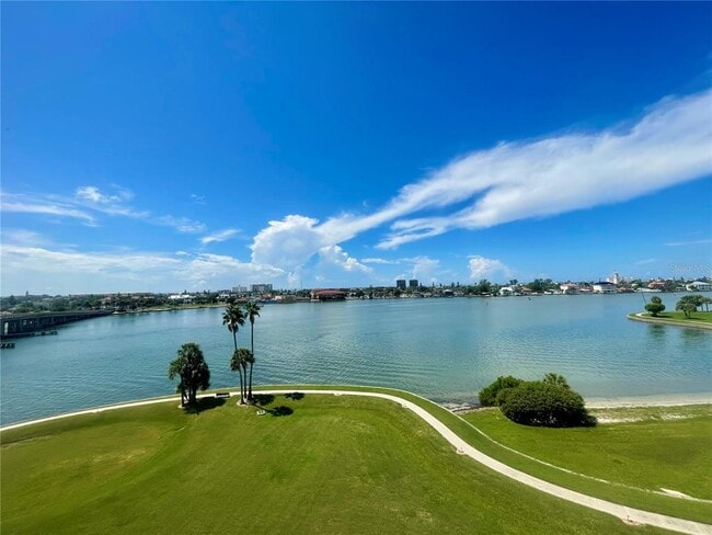 Building Photo - 7862 Sailboat Key Blvd S