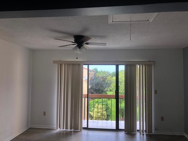 Foto del edificio - 7795 Grande St