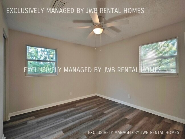 Foto del edificio - 4639 Roanoke Blvd