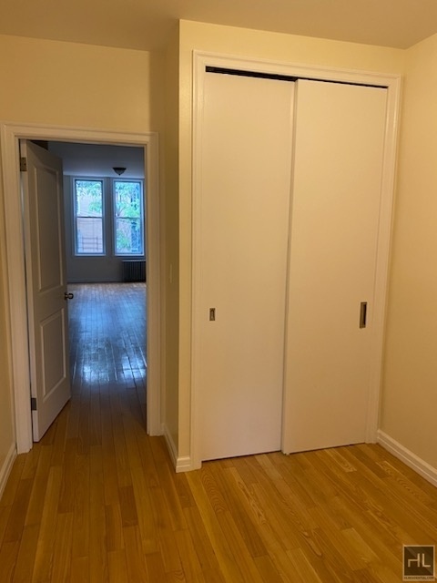 Building Photo - Large 2 bedroom in the heart of Ridgewood