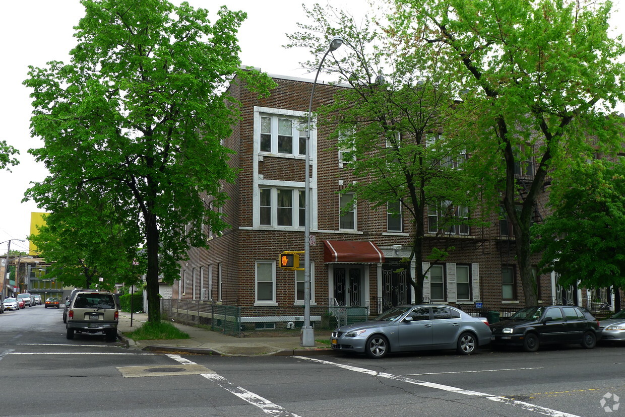 Foto principal - 119-18 Hillside Ave