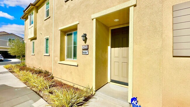 Foto del edificio - Beautiful Newer Construction Two-Story Home in Bonsall, Minutes to Everything!