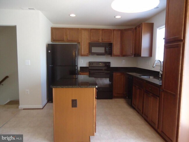 Foto del edificio - 23196 Westwood Ct