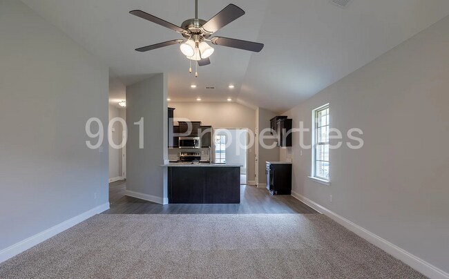 Foto del edificio - 5961 Uselton Dr