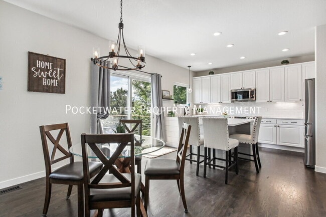 Foto del edificio - 3435 Castle Peak Ave