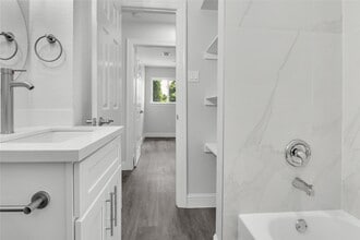 Building Photo - 110 Prune St