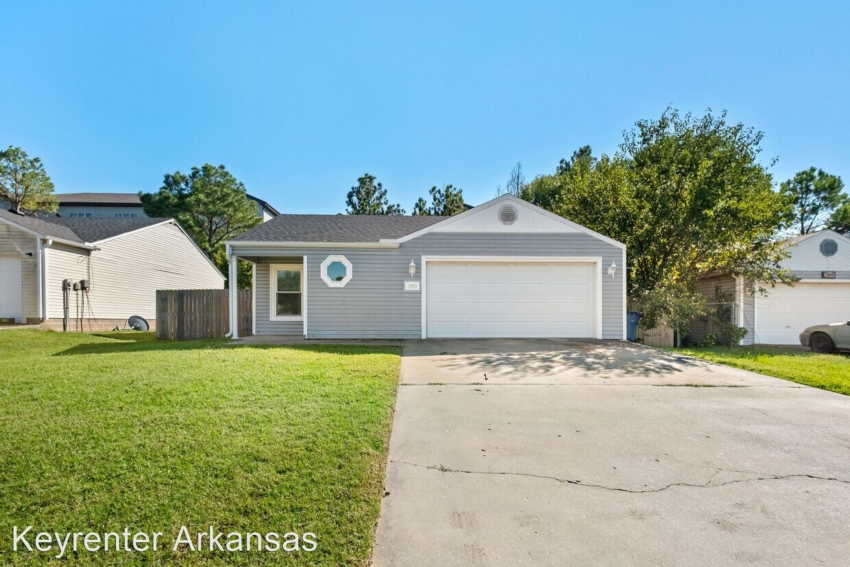 Foto principal - 3 br, 2 bath House - 2910 NE 12th St
