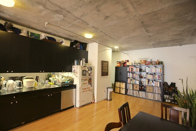 Kitchen - 311 Oak St