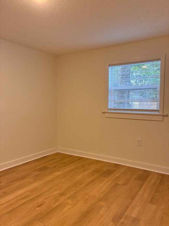 Foto del edificio - 844 Tyler St