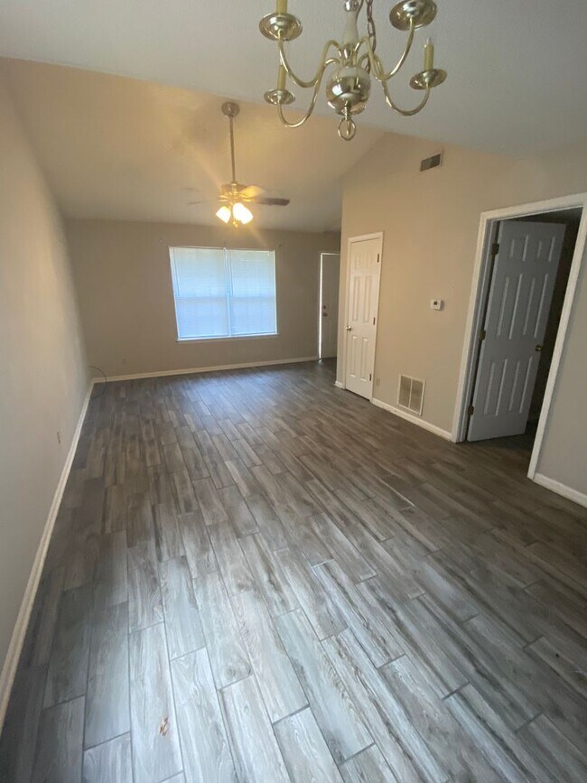 Building Photo - Santa Rosa Court 2416-2418