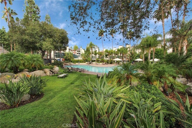 Foto del edificio - 21450 Burbank Blvd