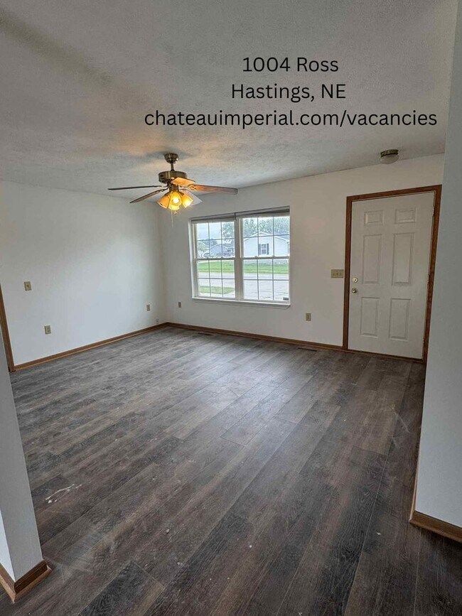 Foto del edificio - 4 bedroom, 2 bathroom house