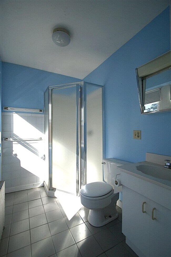 Building Photo - 6 Craigie Cir