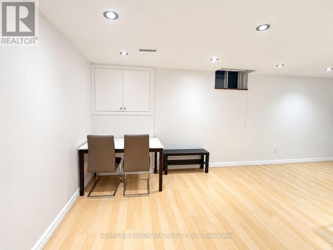 Building Photo - 42 Timbermill Crescent