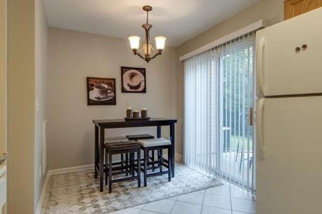 Foto del edificio - 674 Flintlock Ct