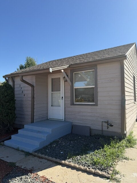 Photo - "Charming 3-Bedroom Home with Hardwood Elegance on Hanover Street, Aurora!"