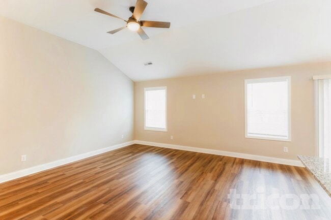 Foto del edificio - 341 Green Hills Dr