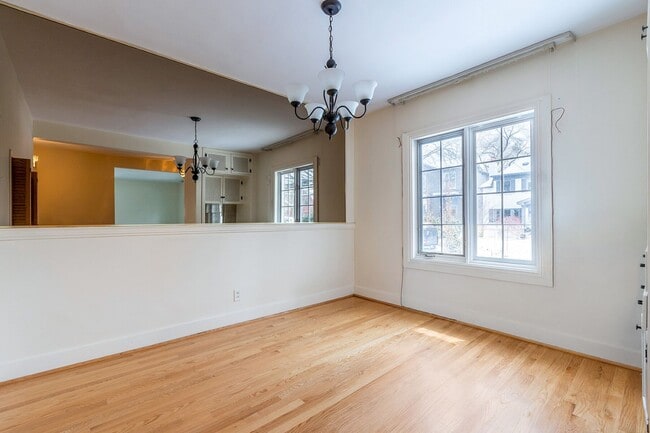 Photo du bâtiment - 24 Douglas Crescent