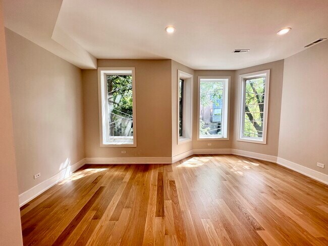 Foto del edificio - 930 N Wolcott Ave