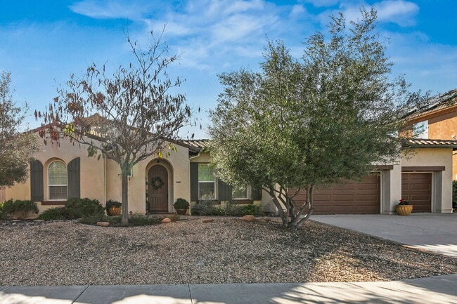 Building Photo - Stunning Single-Story Luxury Home in Coveted Rolling Hills Ranch