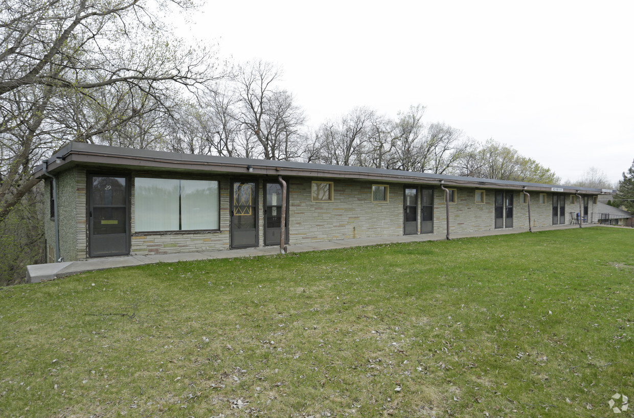 Primary Photo - 9838 E River Rd NW