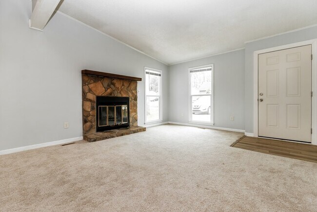 Foto del edificio - 112 Sawmill Drive