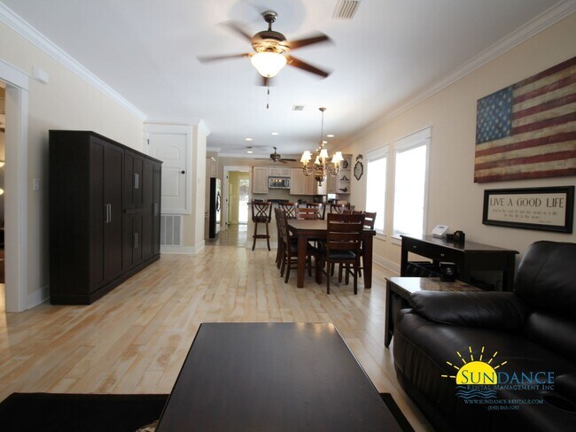 Building Photo - Stunning 3-Bedroom Home in Niceville, A Tr...