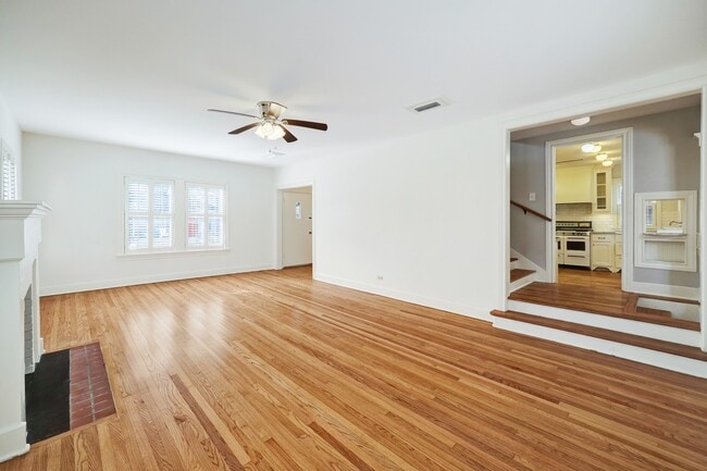 Building Photo - 1950 Lexington St