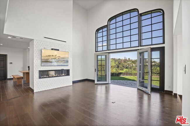 Building Photo - 1036 El Medio Ave