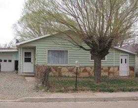 Building Photo - 408 S Ash St