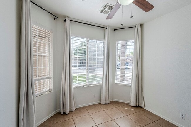 Photo - Move Right in! House