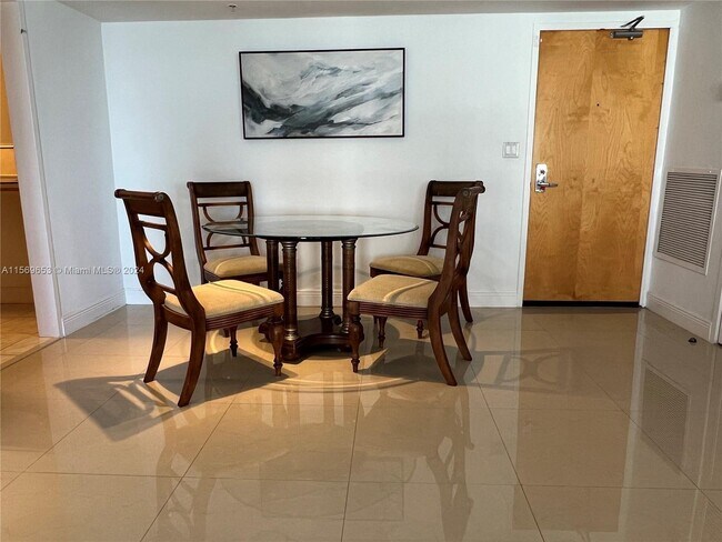 Foto del edificio - 9195 Collins Avenue Apt #1011, Surfside, F...
