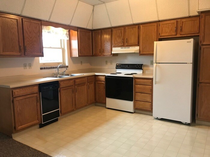 Primary Photo - 70616 Crescent Rd