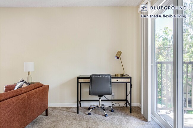 Foto del edificio - 1824 Oak Creek Dr
