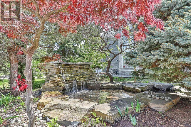 Building Photo - 27 Brimwood Crescent
