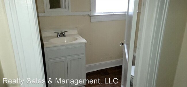Building Photo - 1 br, 1 bath House - 122 Princeton Street ...