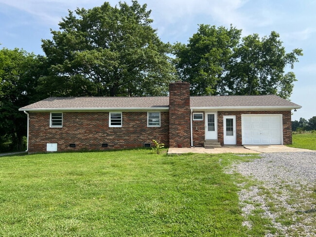 Building Photo - For Rent: 3BR, 1BA in the country