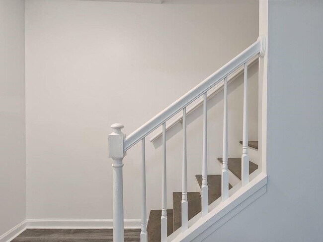 Foto del edificio - 6634 Meadow Green Cir