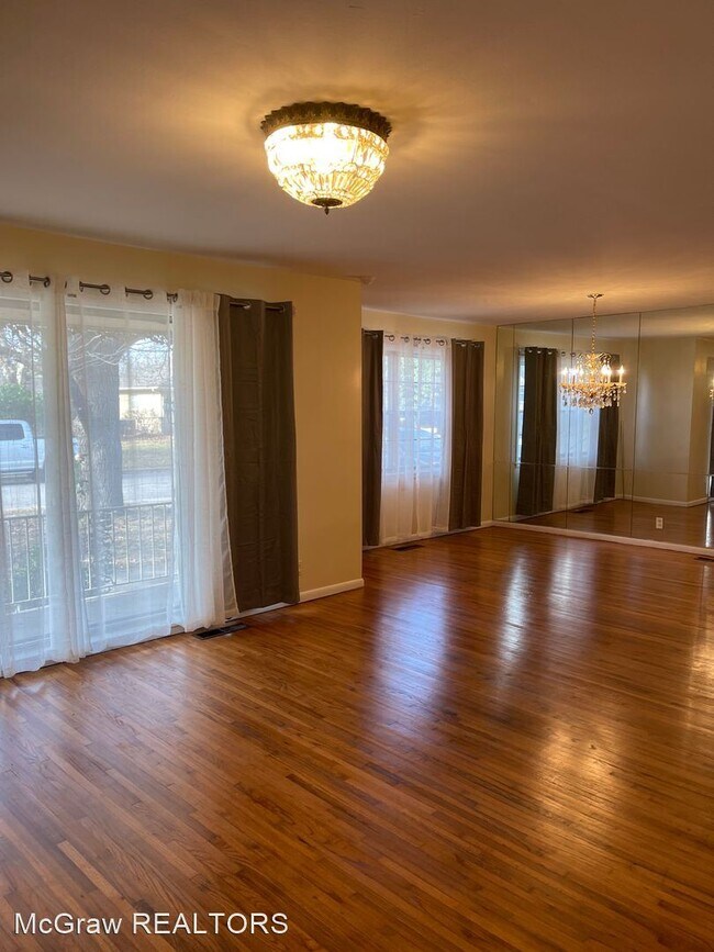 Foto del edificio - 4 br, 3.5 bath House - 3711 S Canton Ave