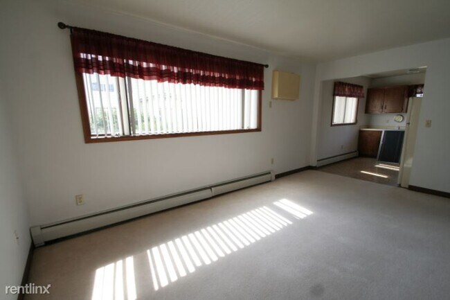 Building Photo - 2921 Northern Valley Dr NE